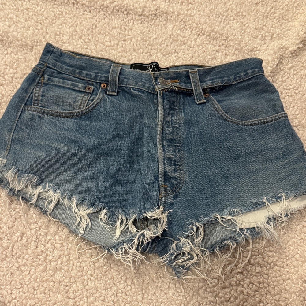 Blue Denim Levi’s Vintage Frayed Hem Women Shorts